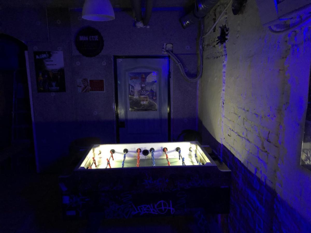 Whole Basement Former Pub2 For Stag Do, Men'S Cave 布达佩斯 外观 照片