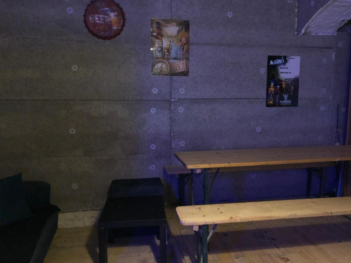 Whole Basement Former Pub2 For Stag Do, Men'S Cave 布达佩斯 外观 照片