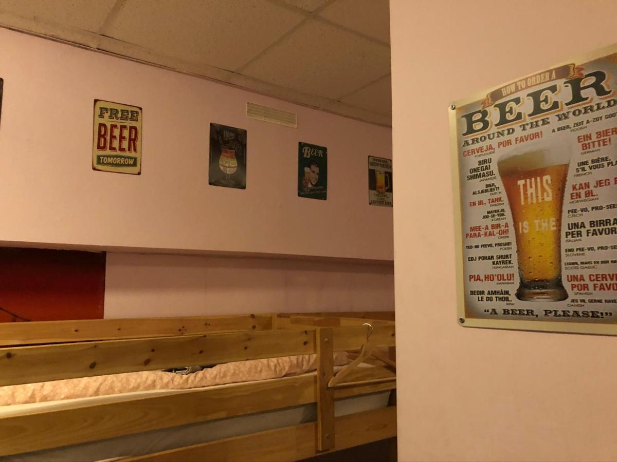 Whole Basement Former Pub2 For Stag Do, Men'S Cave 布达佩斯 外观 照片