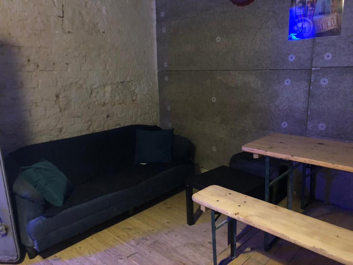 Whole Basement Former Pub2 For Stag Do, Men'S Cave 布达佩斯 外观 照片