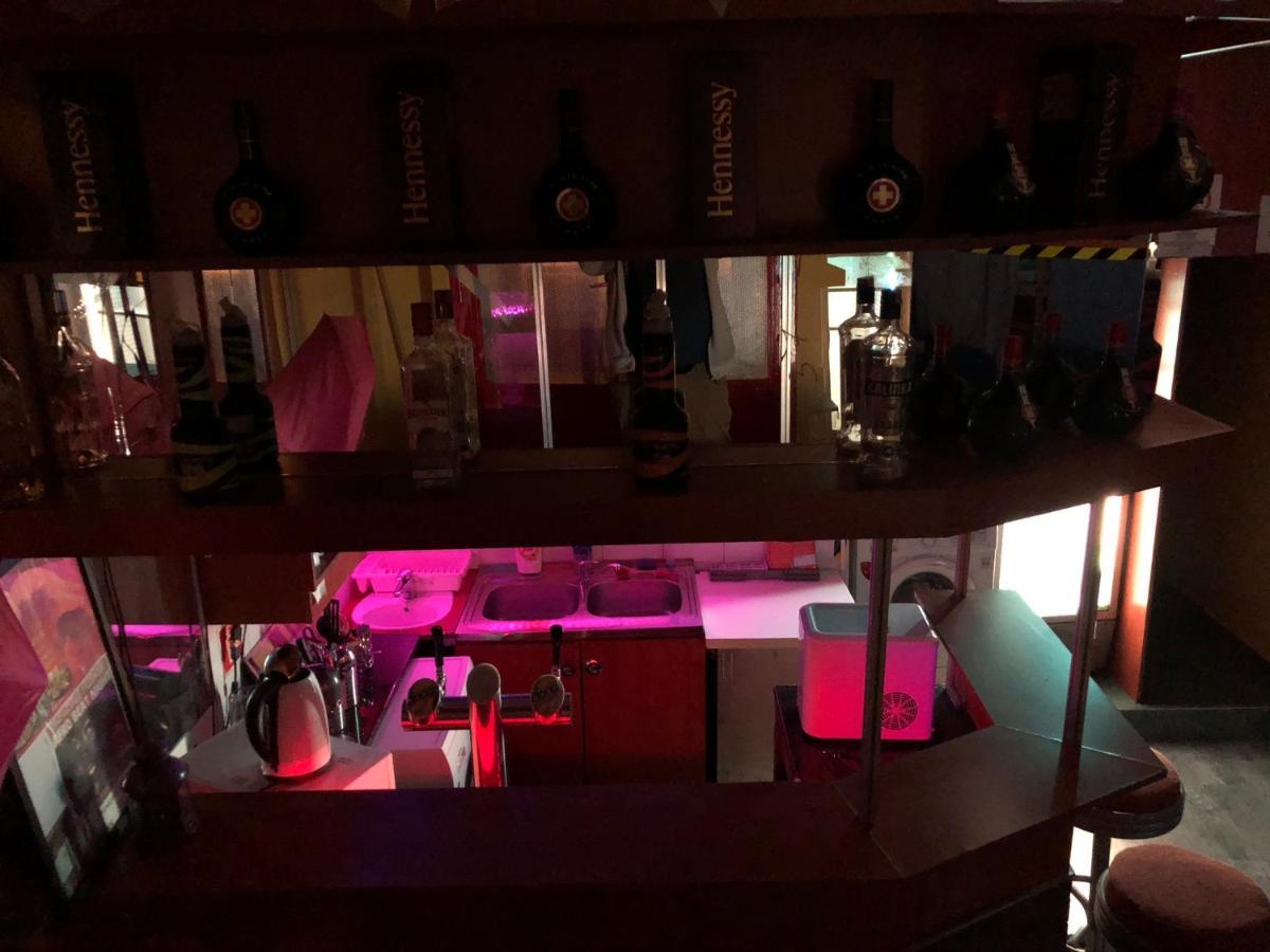 Whole Basement Former Pub2 For Stag Do, Men'S Cave 布达佩斯 外观 照片